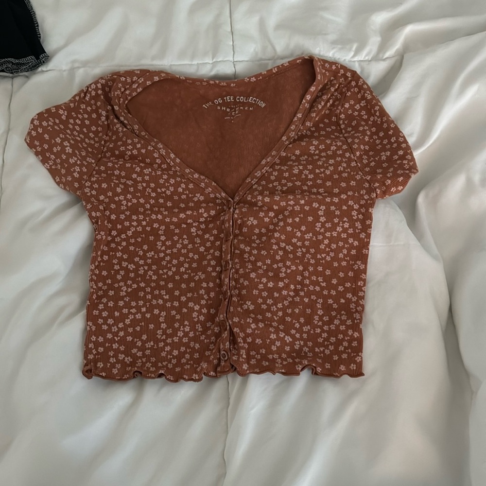 Aeropostale shrunken tee